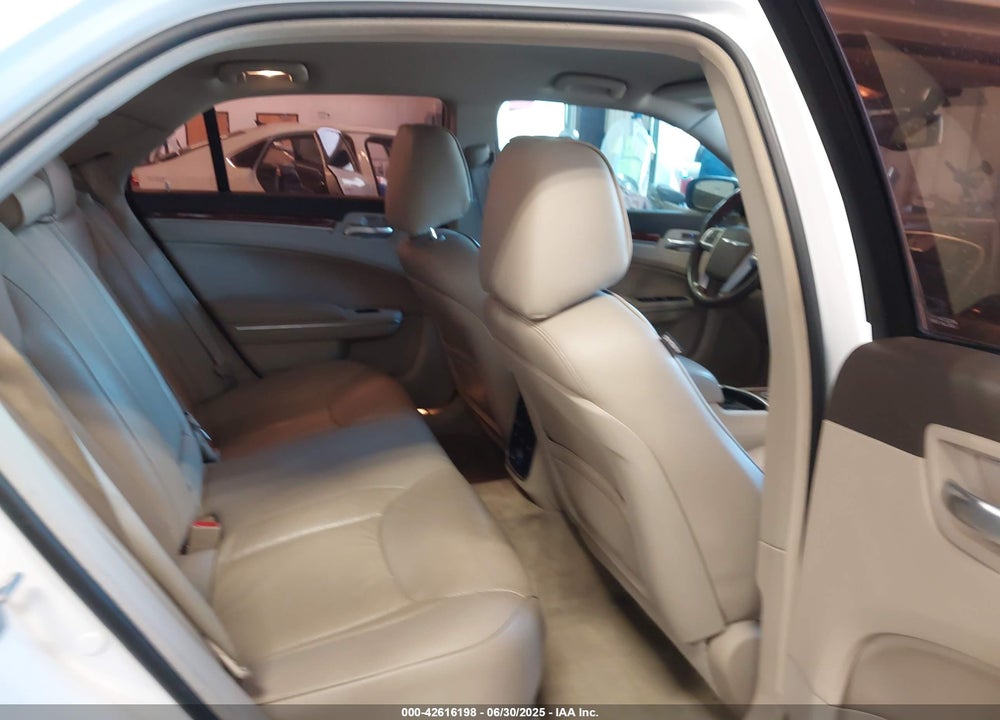 2011 CHRYSLER 300 LIMITED VIN: 2C3CA5CG9BH611647
