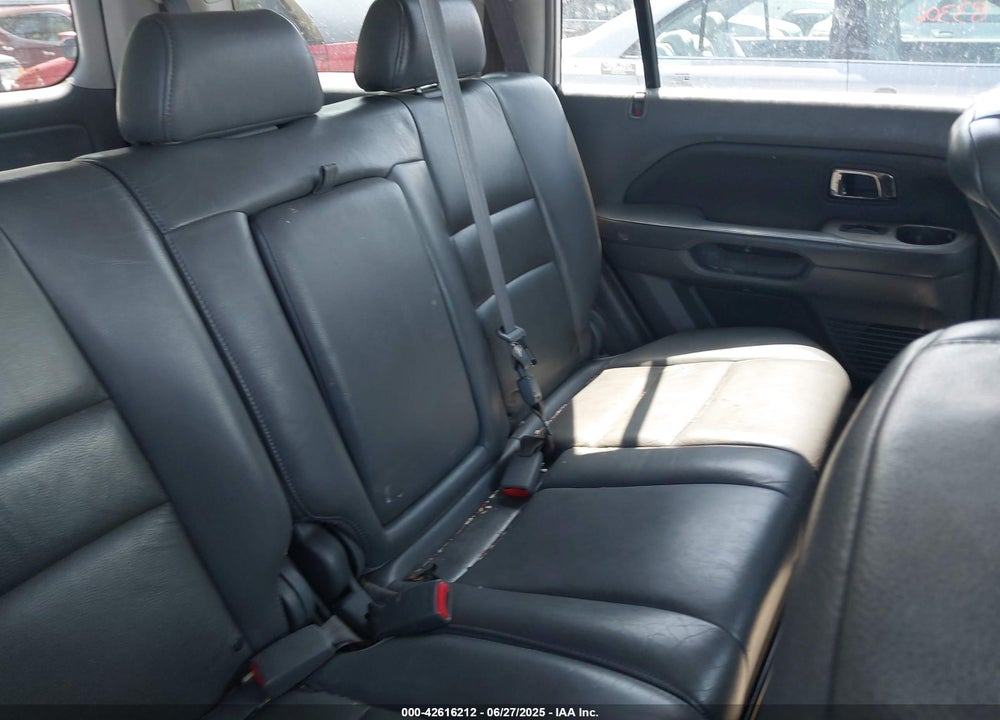 2007 HONDA PILOT VIN: 5FNYF28527B007945