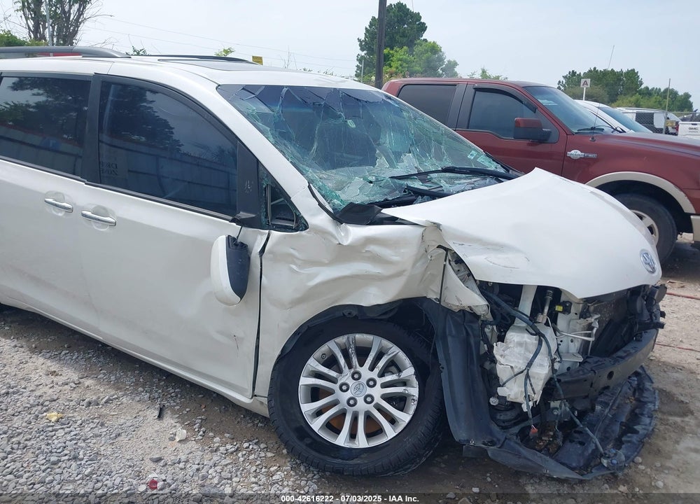 2017 TOYOTA SIENNA VIN: 5TDYZ3DC5HS809971