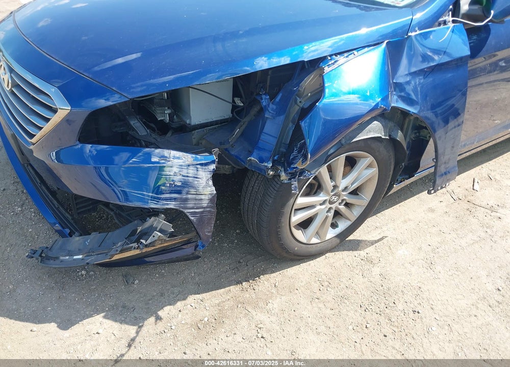 2015 HYUNDAI SONATA VIN: 5NPE24AA1FH117774