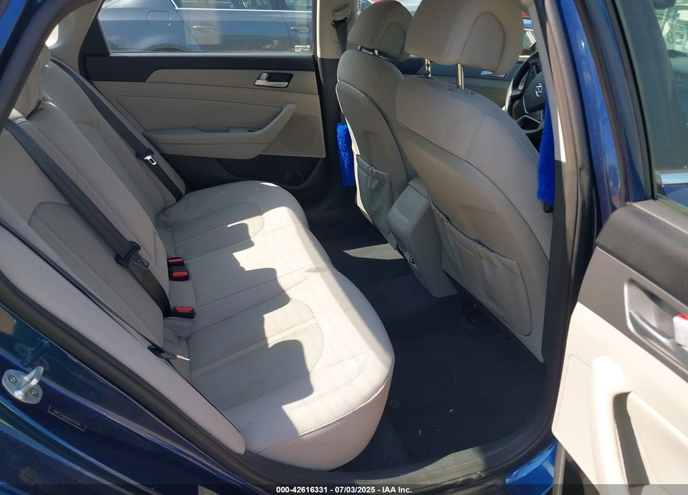 2015 HYUNDAI SONATA VIN: 5NPE24AA1FH117774