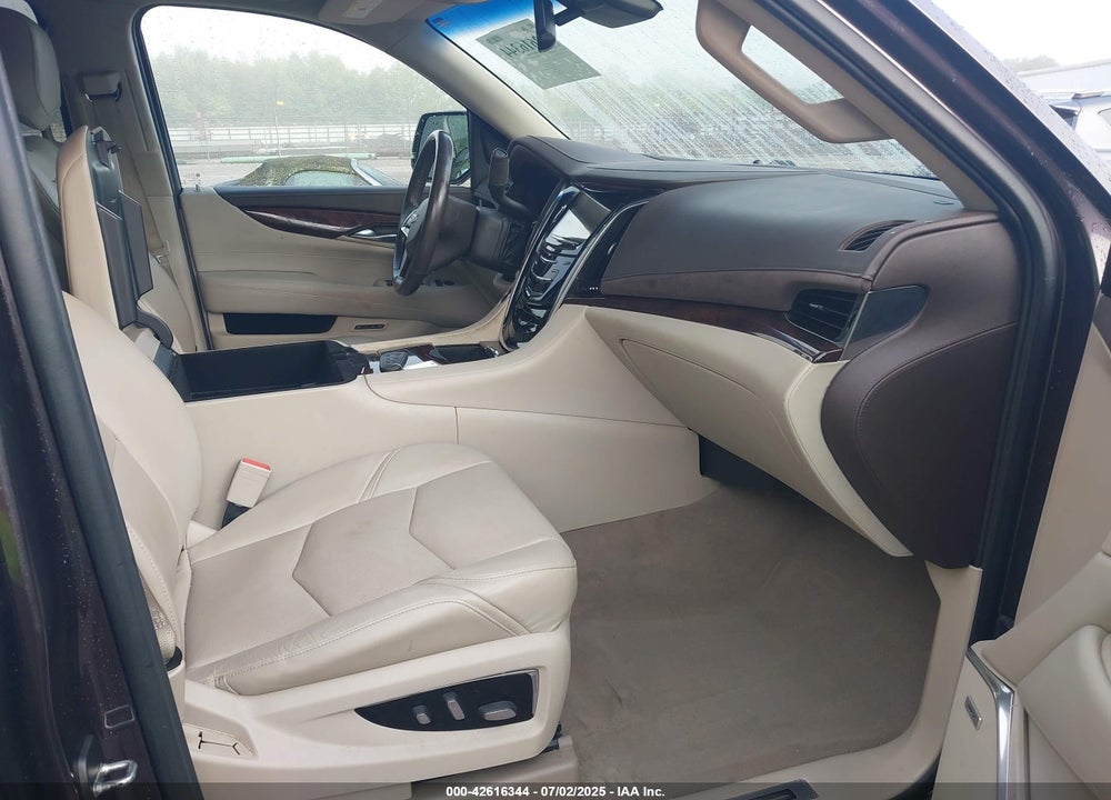 2016 CADILLAC ESCALADE VIN: 1GYS4BKJ3GR241114