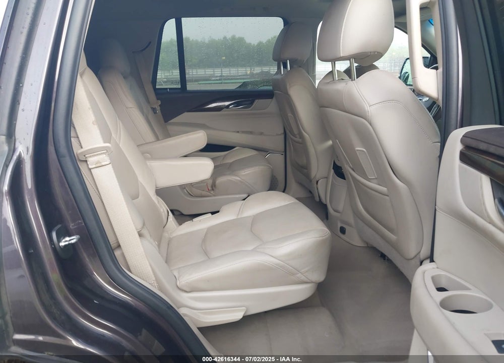 2016 CADILLAC ESCALADE VIN: 1GYS4BKJ3GR241114