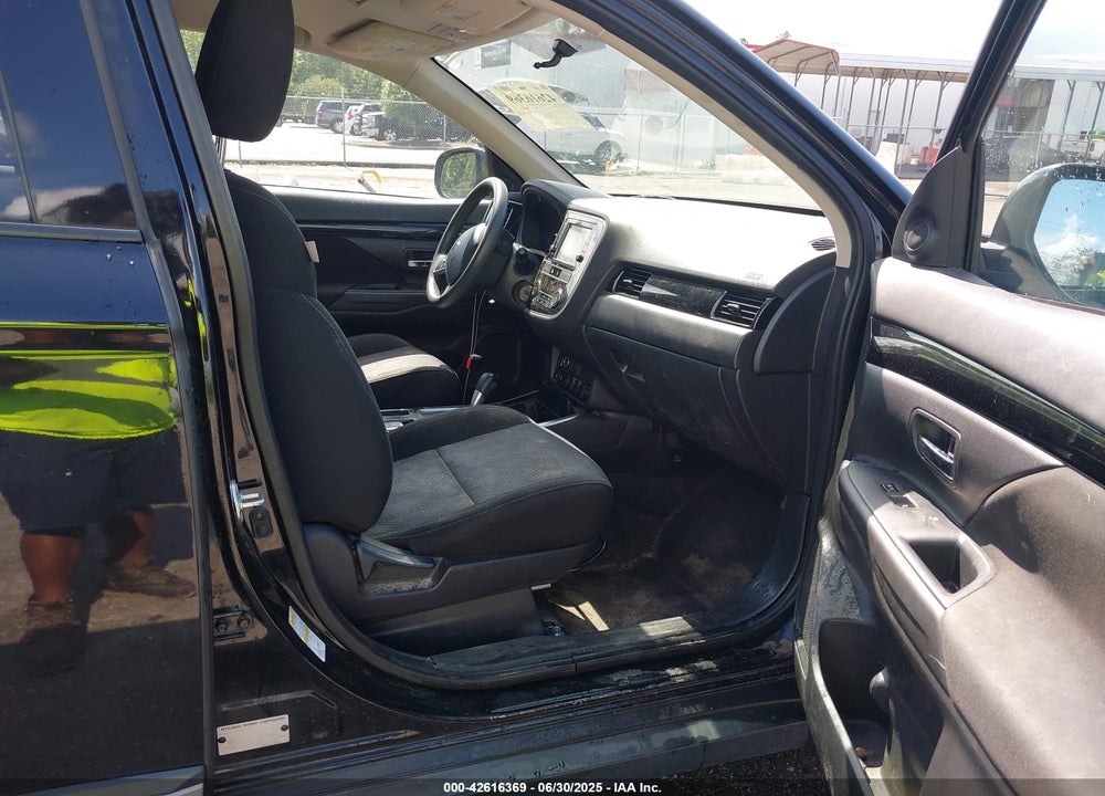 2019 MITSUBISHI OUTLANDER VIN: JA4AD2A38KZ031048