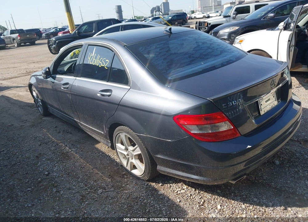 2011 MERCEDES-BENZ C VIN: WDDGF8BB4BR163880