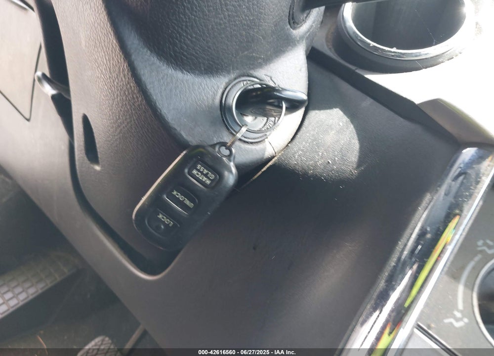 2007 TOYOTA MATRIX VIN: 2T1KR32E57C680535