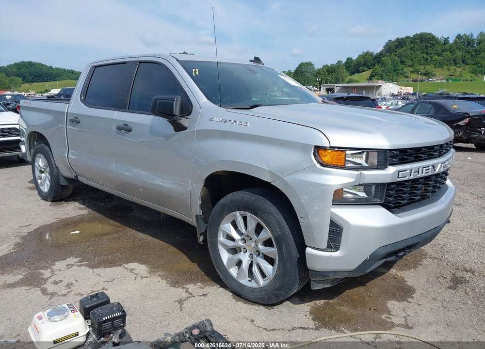 2020 CHEVROLET SILVERADO 1500 4WD SHORT BED CUSTOM VIN: 3GCPYBEK0LG166208