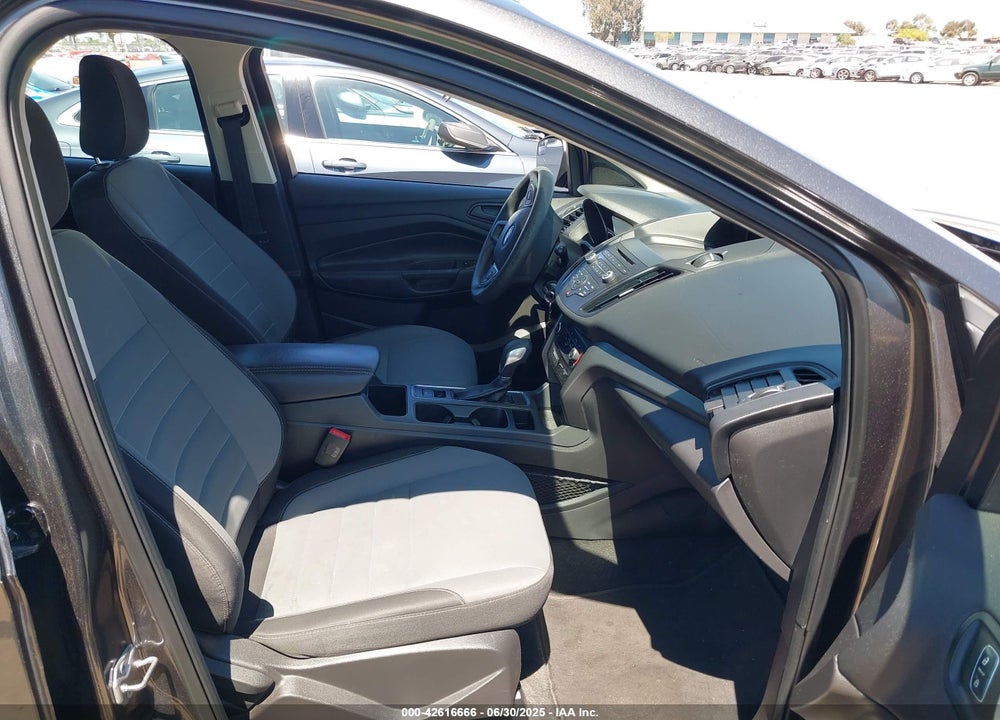 2018 FORD ESCAPE VIN: 1FMCU0F7XJUB25938