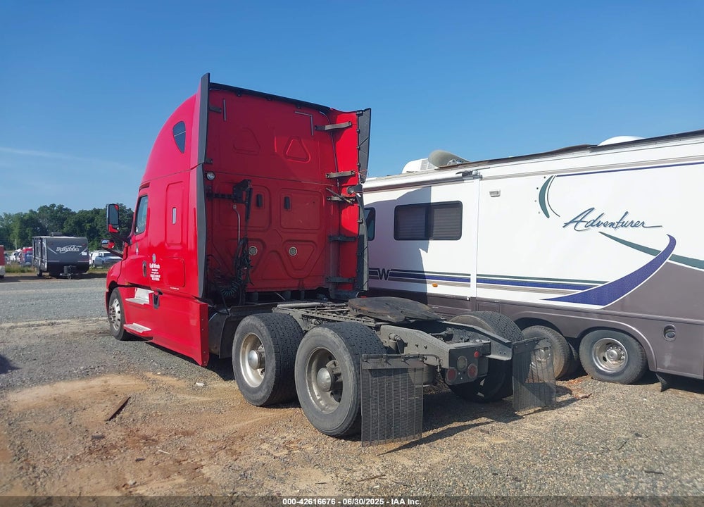 2018 FREIGHTLINER NEW CASCADIA 126 VIN: 3AKJHHDV5JSJV4458