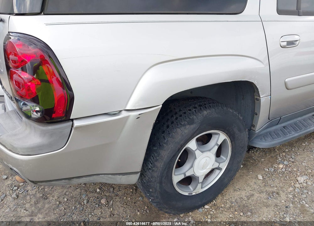 2004 CHEVROLET TRAILBLAZER EXT LT VIN: 1GNES16S746208871