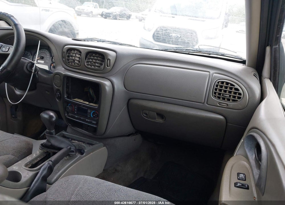 2004 CHEVROLET TRAILBLAZER EXT LT VIN: 1GNES16S746208871