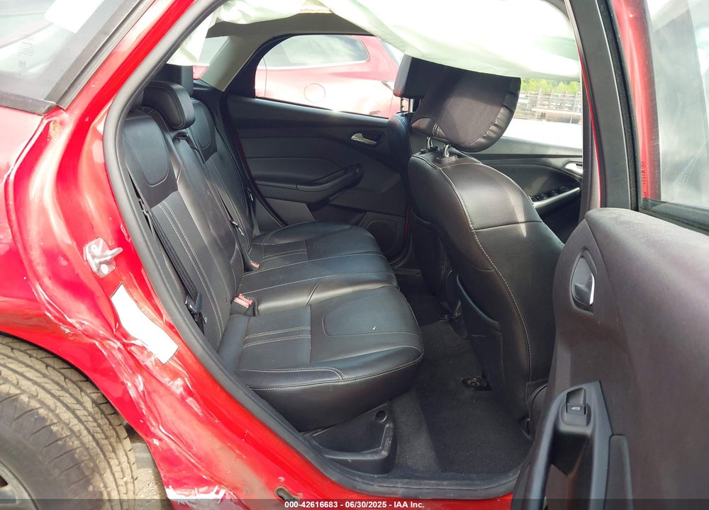 2014 FORD FOCUS VIN: 1FADP3K23EL324018