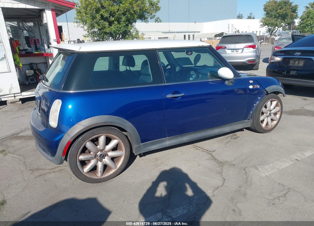 2003 MINI COOPER S VIN: WMWRE33423TD72967