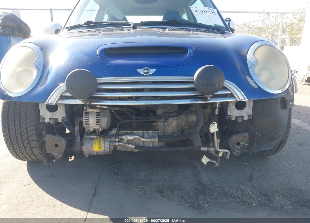 2003 MINI COOPER S VIN: WMWRE33423TD72967