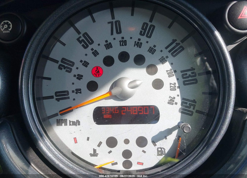 2003 MINI COOPER S VIN: WMWRE33423TD72967