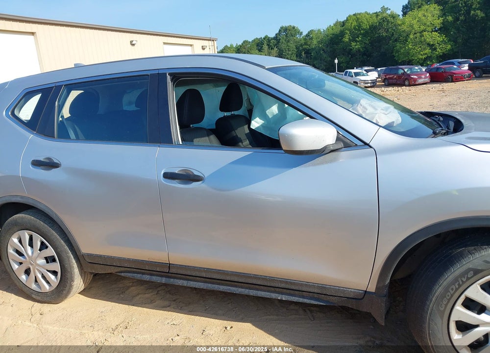2017 NISSAN ROGUE VIN: JN8AT2MT3HW402426