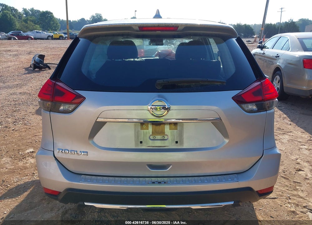 2017 NISSAN ROGUE VIN: JN8AT2MT3HW402426