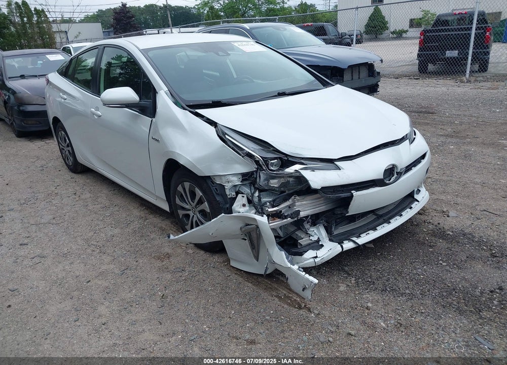2021 TOYOTA PRIUS XLE AWD-E VIN: JTDL9MFU5M3030622