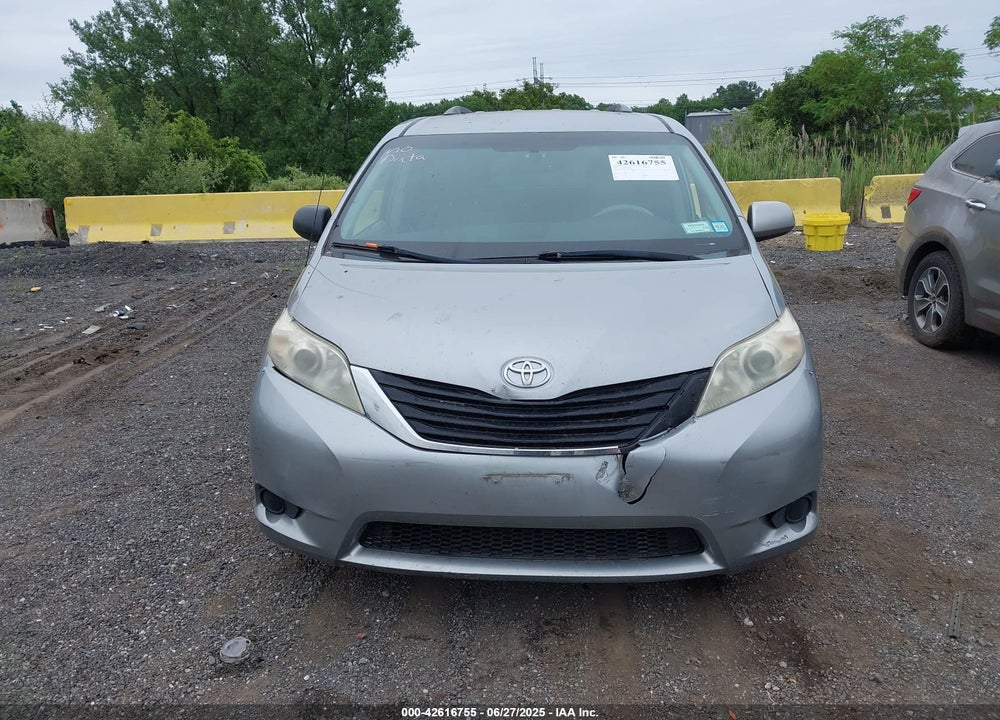 2011 TOYOTA SIENNA VIN: 5TDKK3DC6BS072605