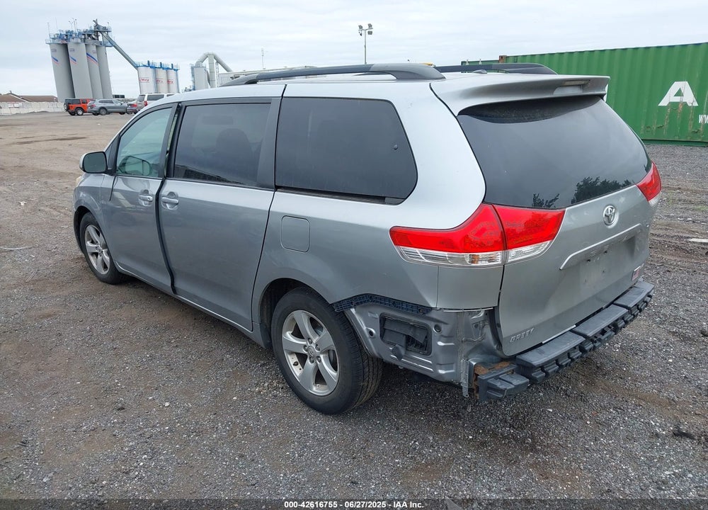 2011 TOYOTA SIENNA VIN: 5TDKK3DC6BS072605
