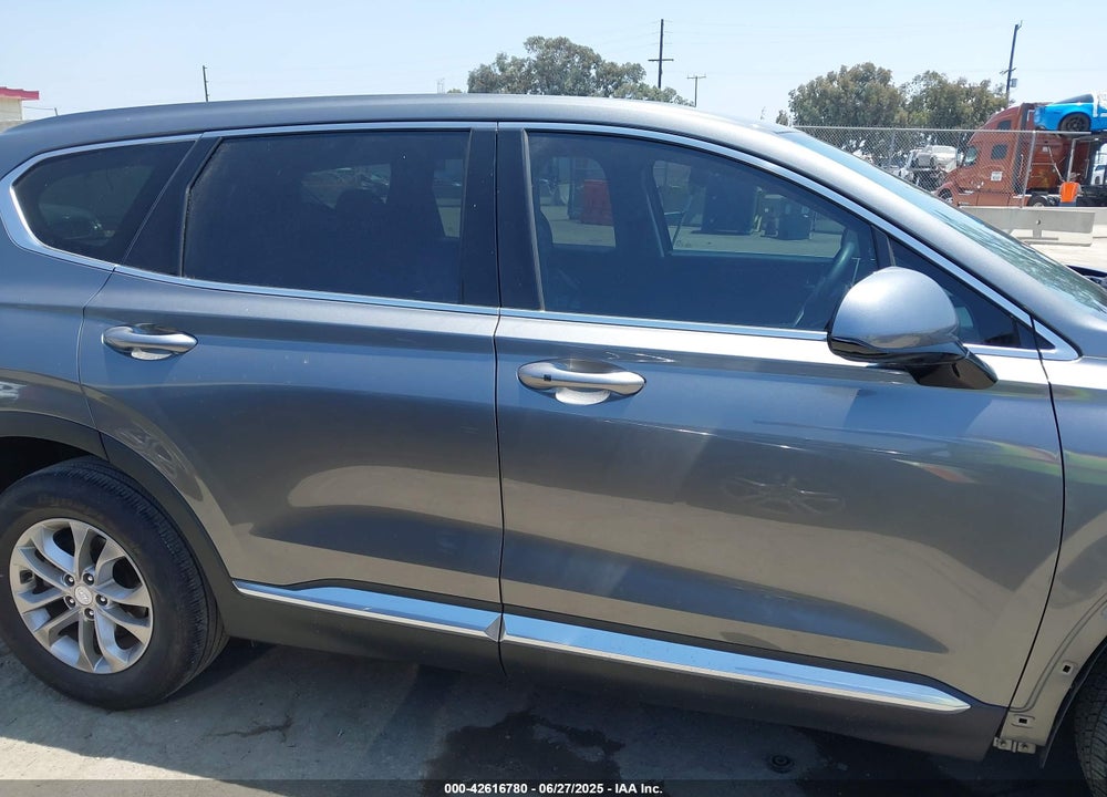 2020 HYUNDAI SANTA FE VIN: 5NMS33AD9LH138790