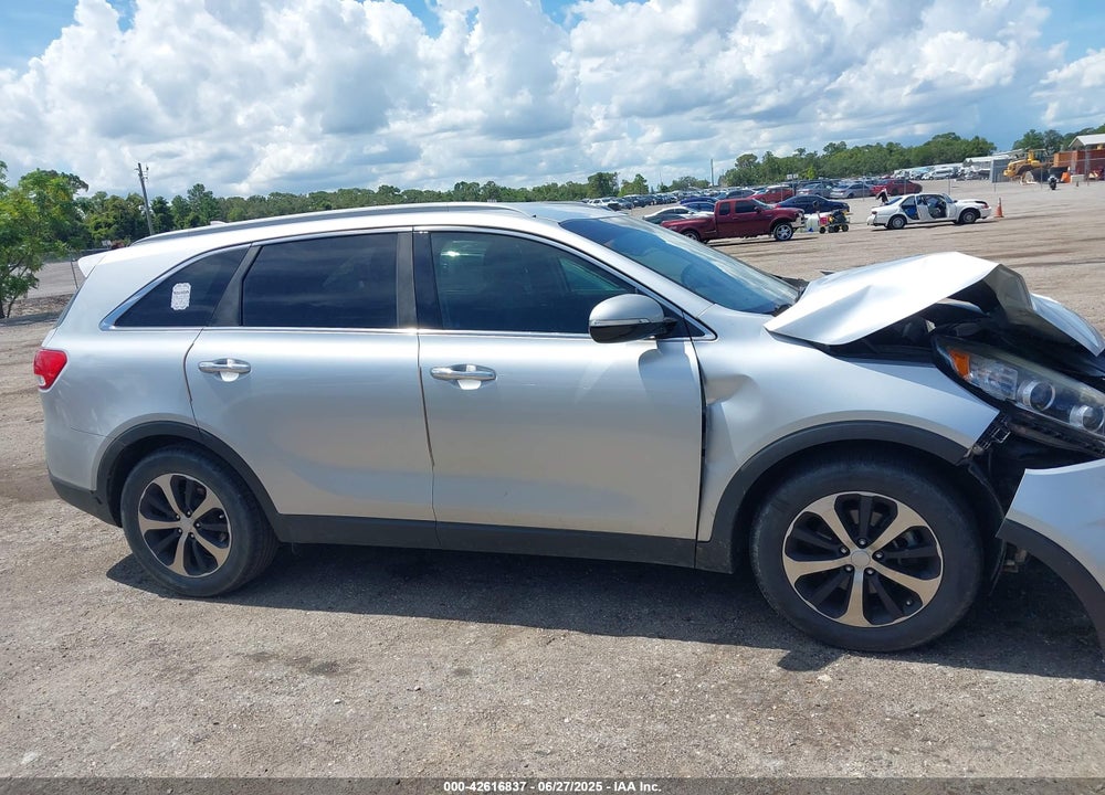 2016 KIA SORENTO VIN: 5XYPH4A52GG099627