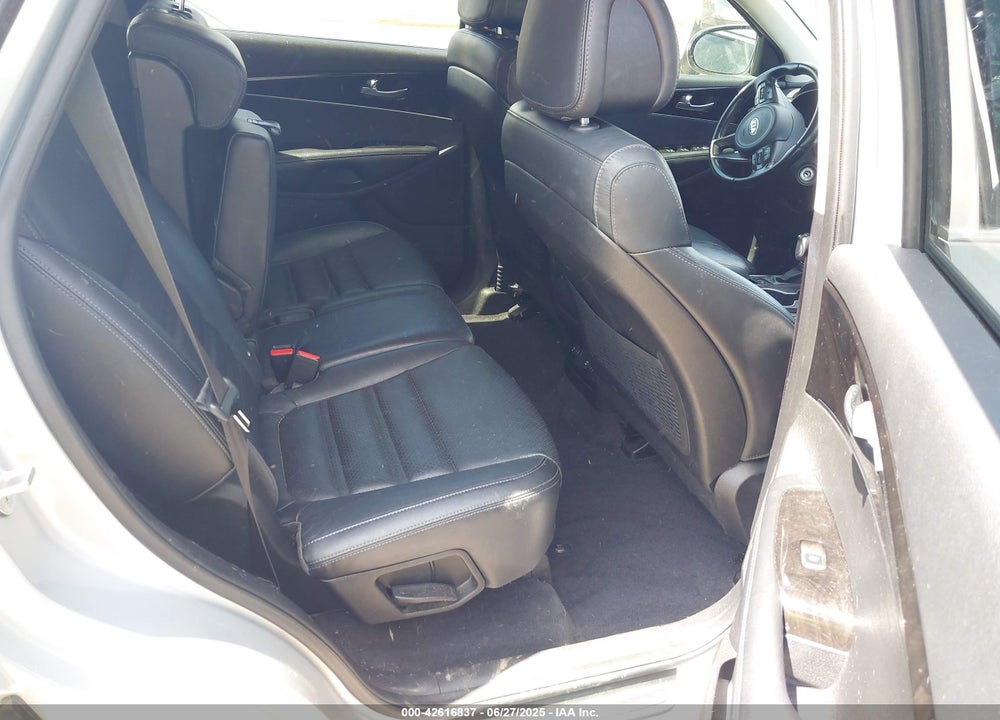2016 KIA SORENTO VIN: 5XYPH4A52GG099627