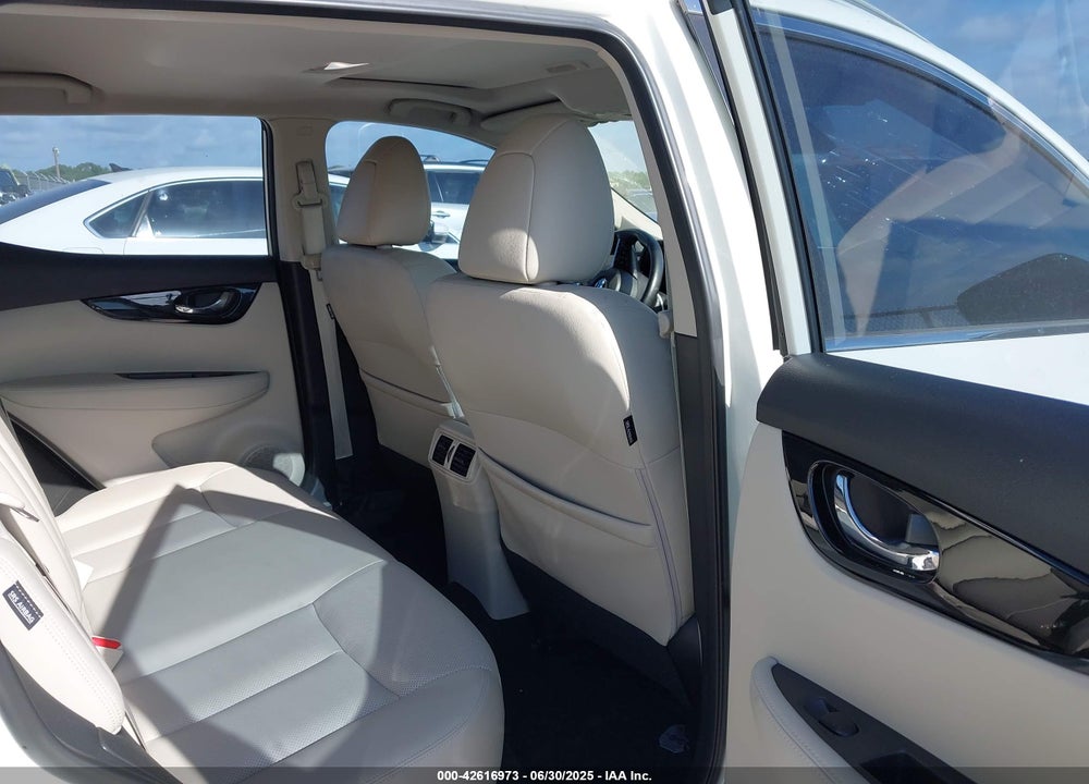 2021 NISSAN ROGUE SPORT VIN: JN1BJ1CV4MW572830