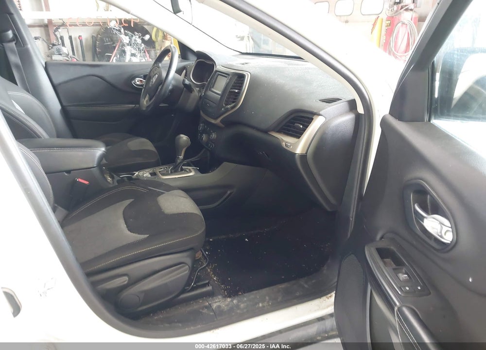 2014 JEEP CHEROKEE VIN: 1C4PJLCB5EW101744