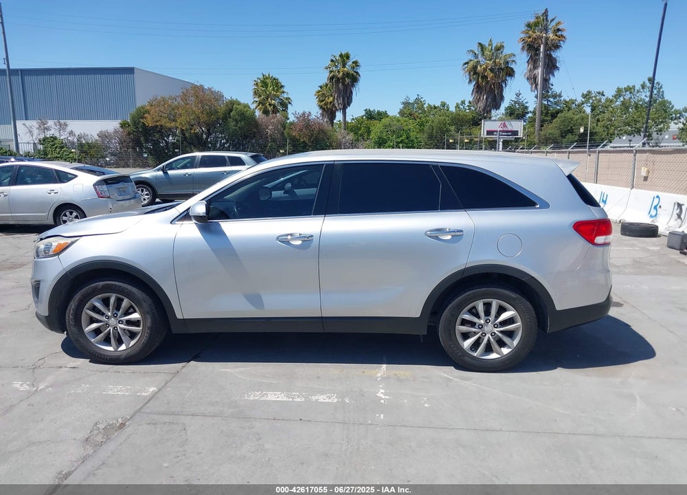2016 KIA SORENTO 2.4L L VIN: 5XYPG4A33GG029619