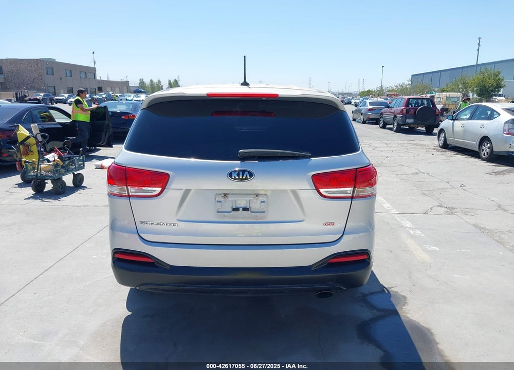 2016 KIA SORENTO 2.4L L VIN: 5XYPG4A33GG029619