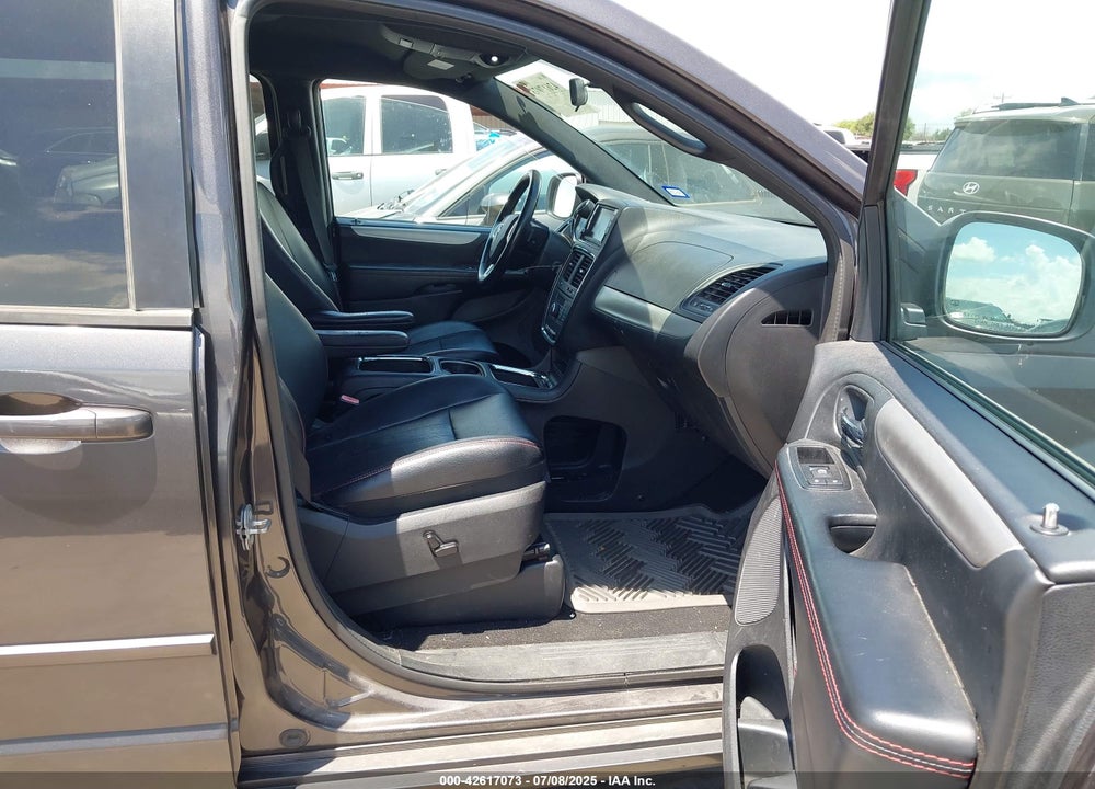 2015 DODGE GRAND CARAVAN R/T VIN: 2C4RDGEG0FR555863