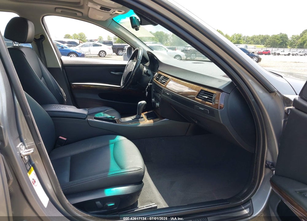 2009 BMW 328I VIN: WBAPH77529NM47184