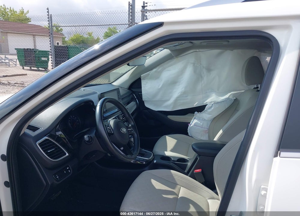 2021 KIA SELTOS VIN: KNDERCAA6M7165164