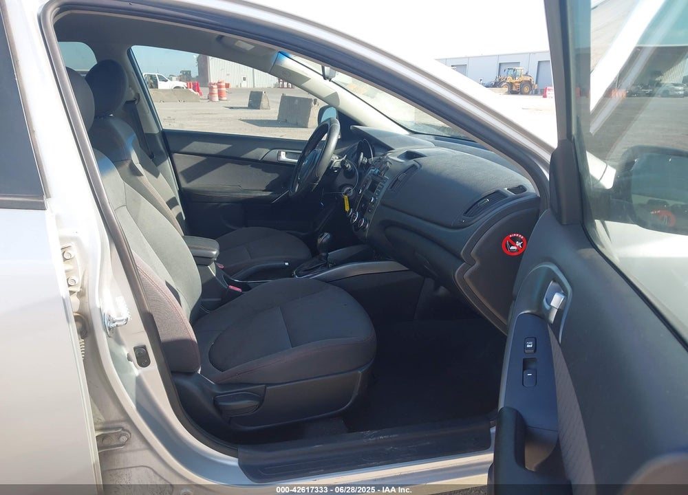 2011 KIA FORTE VIN: KNAFW4A36B5317244
