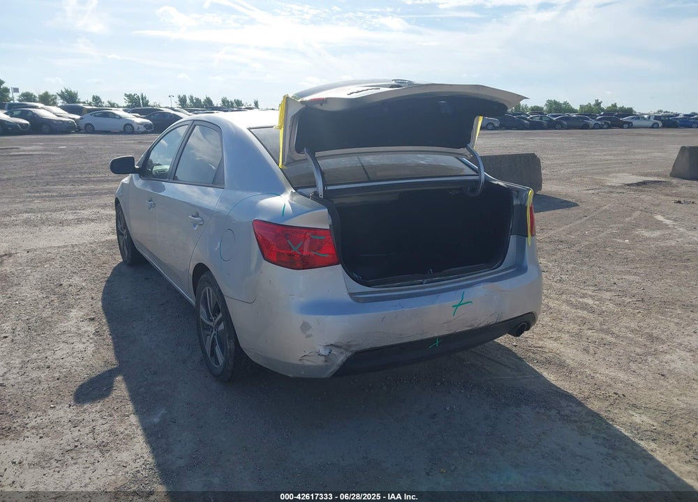 2011 KIA FORTE VIN: KNAFW4A36B5317244
