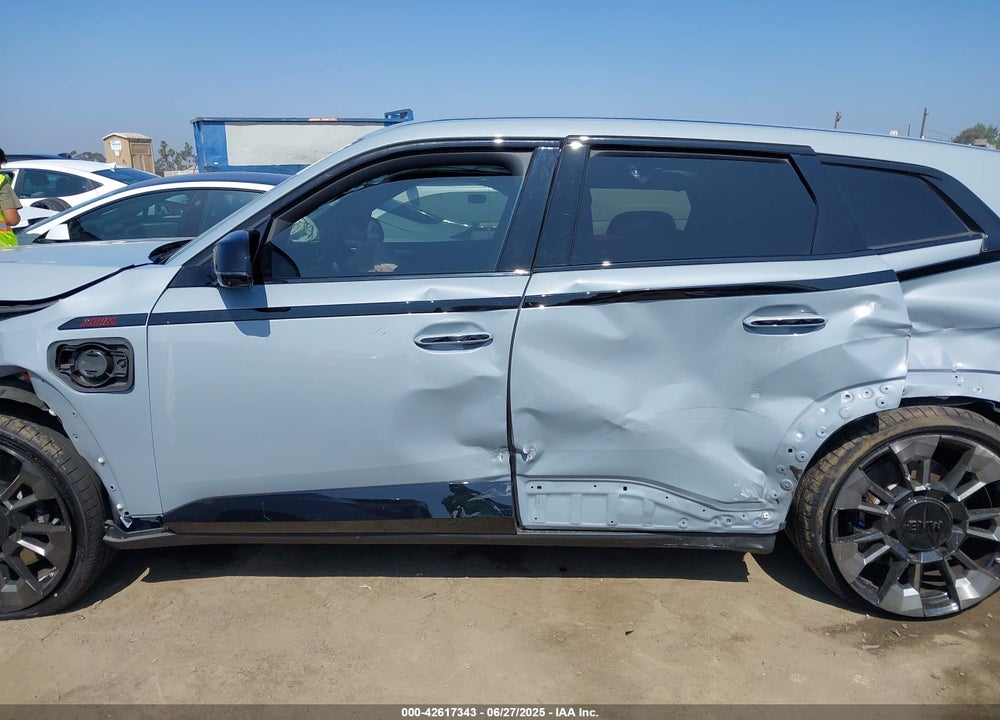 2024 BMW XM VIN: 5YM33CS05R9U93905