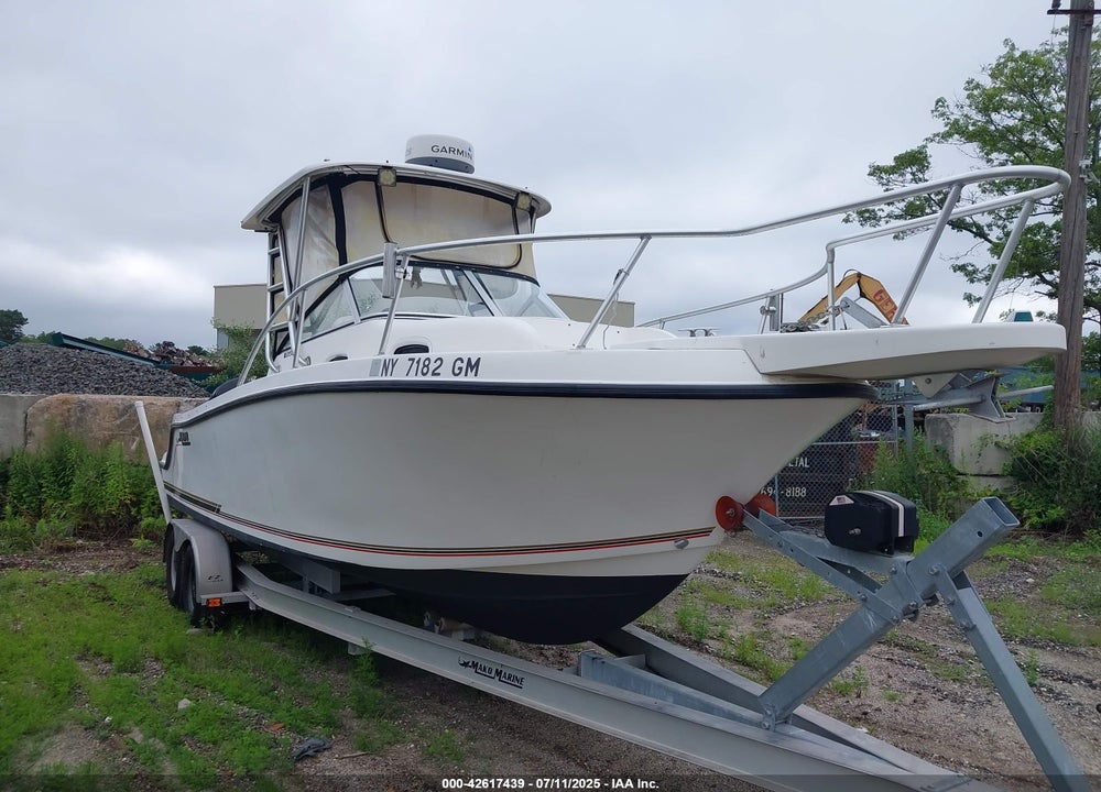 2006 MAKO MARINE 253 VIN: MRKCA298C606