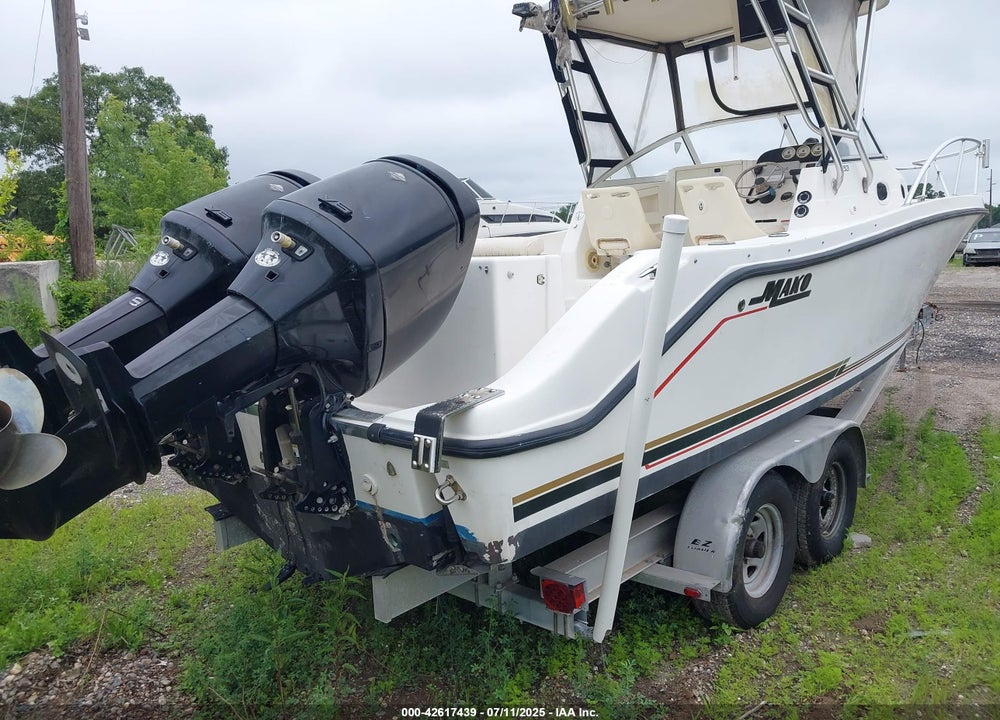 2006 MAKO MARINE 253 VIN: MRKCA298C606
