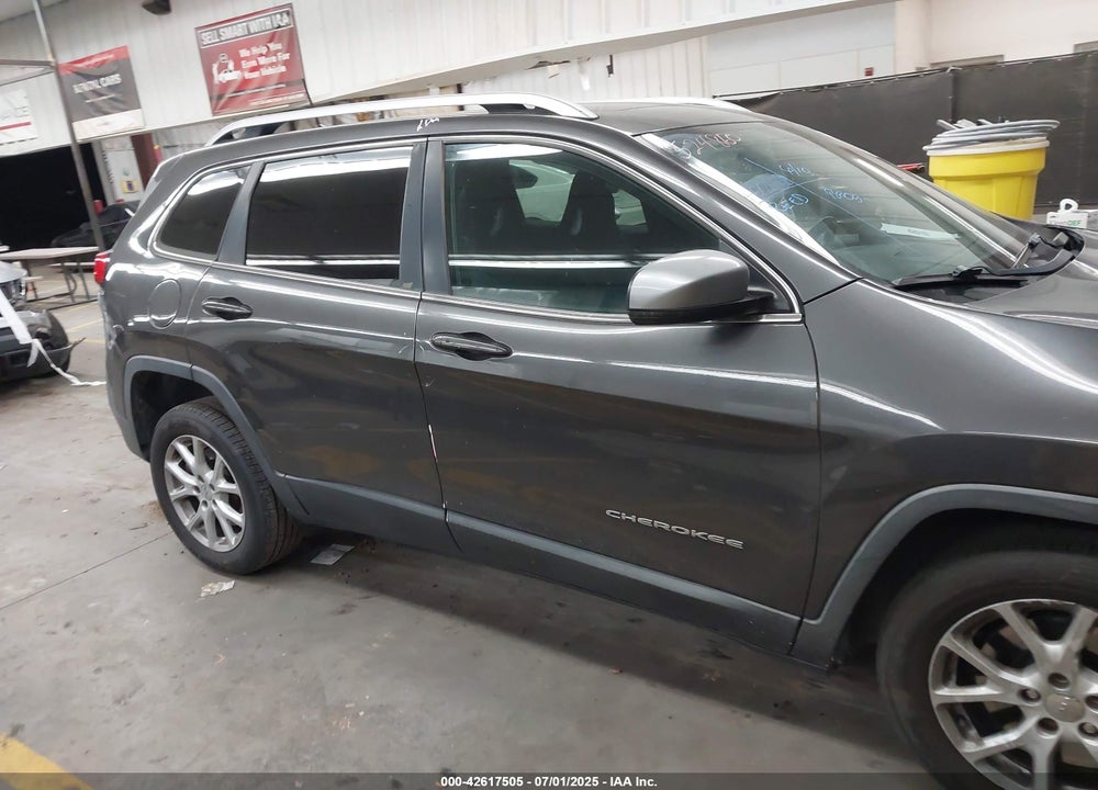 2018 JEEP CHEROKEE VIN: 1C4PJLLX5JD524860