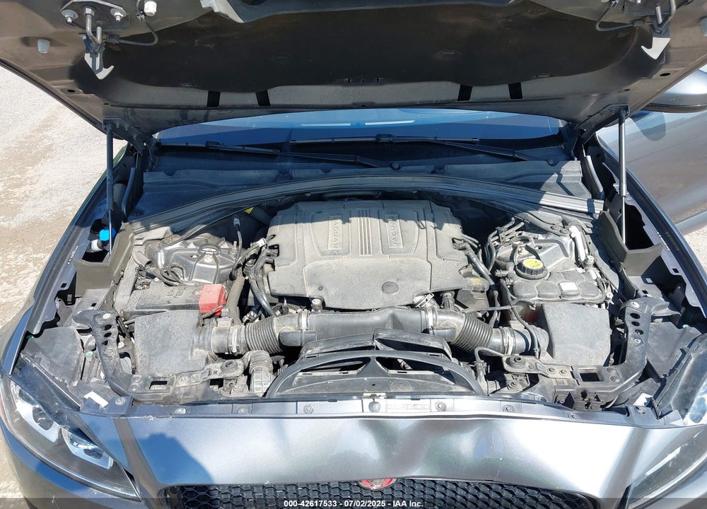 2017 JAGUAR F-PACE VIN: SADCJ2BV0HA890346