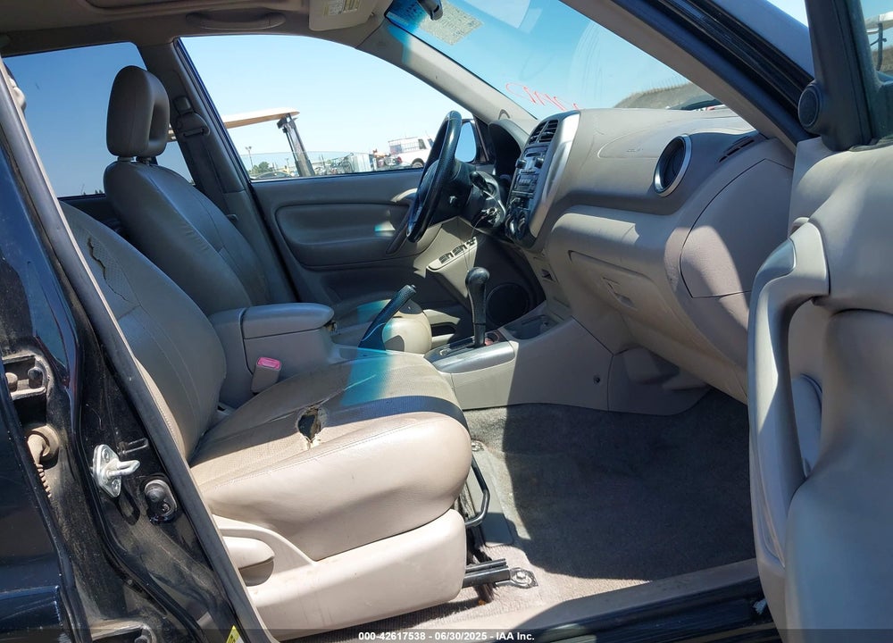 2005 TOYOTA RAV4 VIN: JTEHD20V956025560