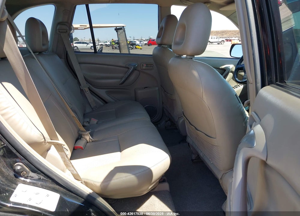 2005 TOYOTA RAV4 VIN: JTEHD20V956025560