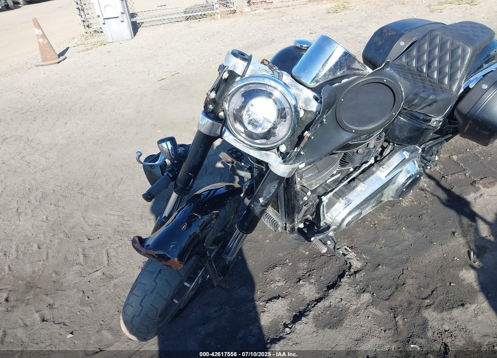 2018 HARLEY-DAVIDSON FLSB VIN: 1HD1YMJ69JC031110