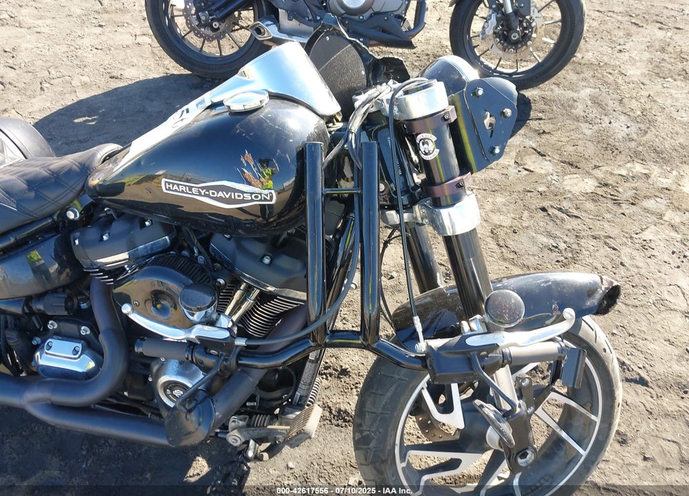 2018 HARLEY-DAVIDSON FLSB VIN: 1HD1YMJ69JC031110