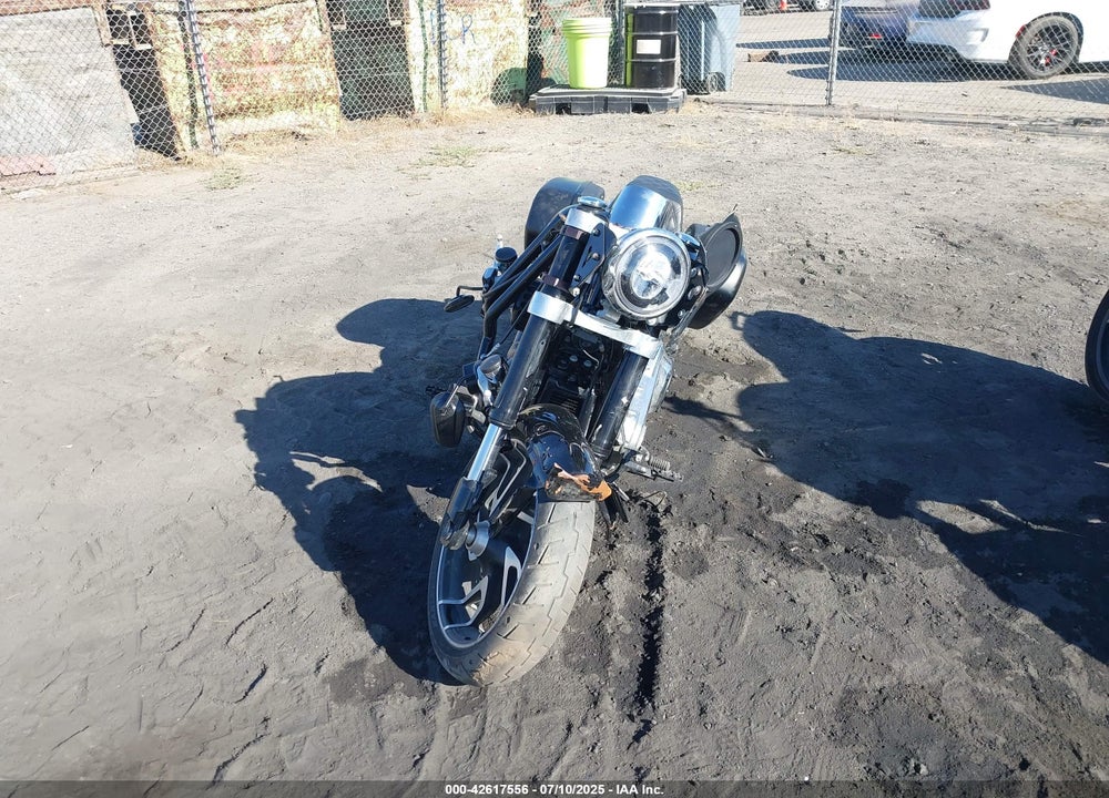 2018 HARLEY-DAVIDSON FLSB VIN: 1HD1YMJ69JC031110