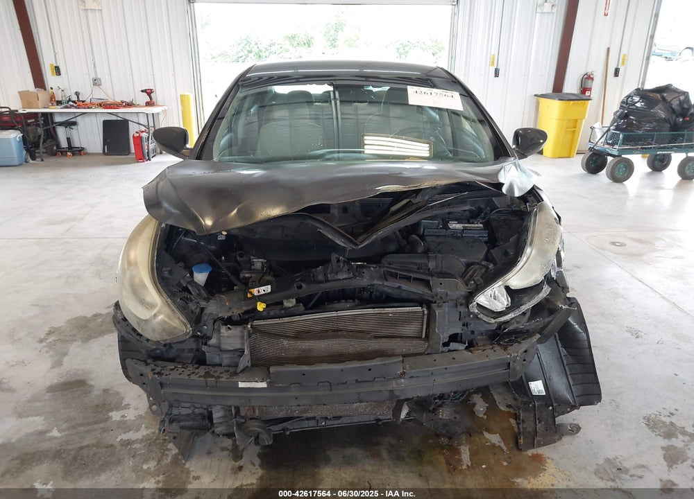 2014 HYUNDAI ELANTRA VIN: 5NPDH4AE2EH493475