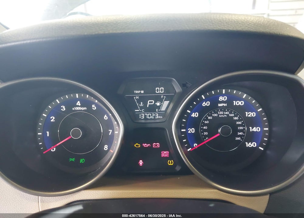 2014 HYUNDAI ELANTRA VIN: 5NPDH4AE2EH493475