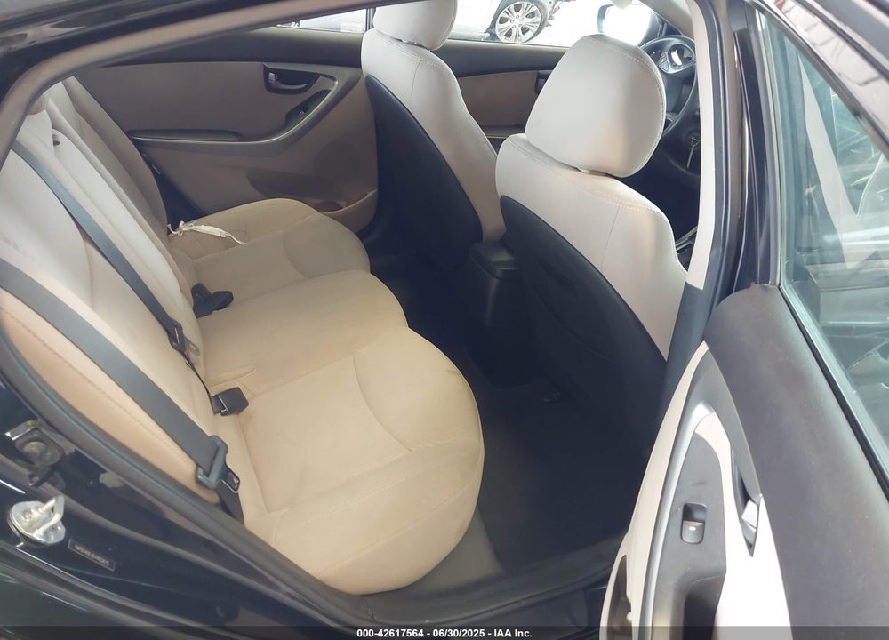 2014 HYUNDAI ELANTRA VIN: 5NPDH4AE2EH493475