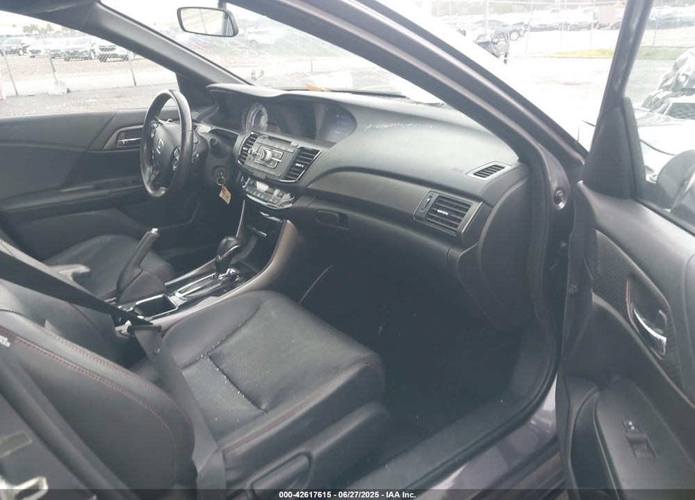 2017 HONDA ACCORD VIN: 1HGCR2F10HA223869